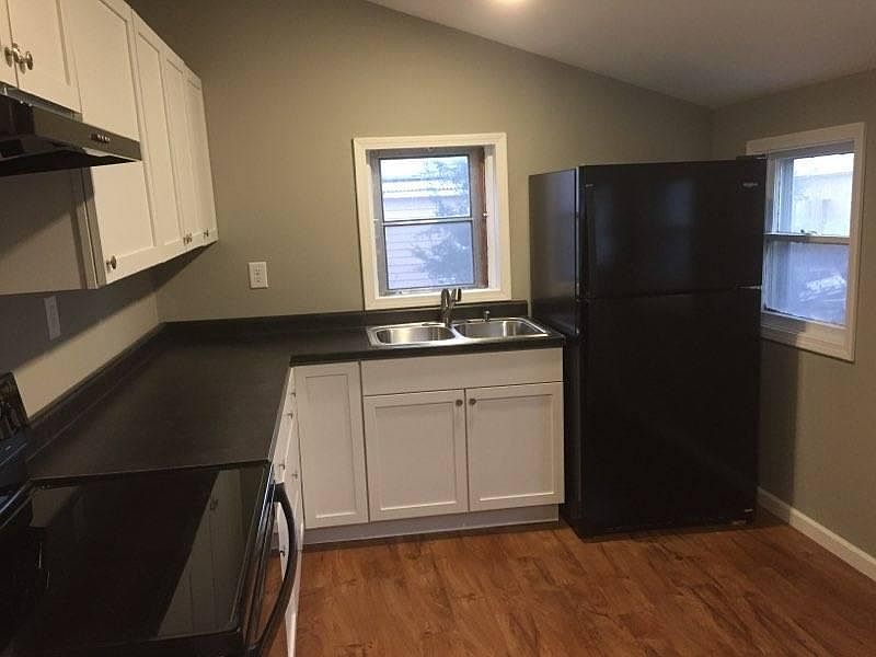 Kitchen (renovated in 2019)