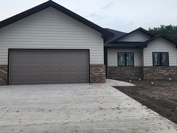 3rd image of 3605 Oriole Dr