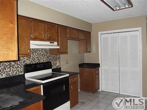 4th image of 1024 Green Hill Trce