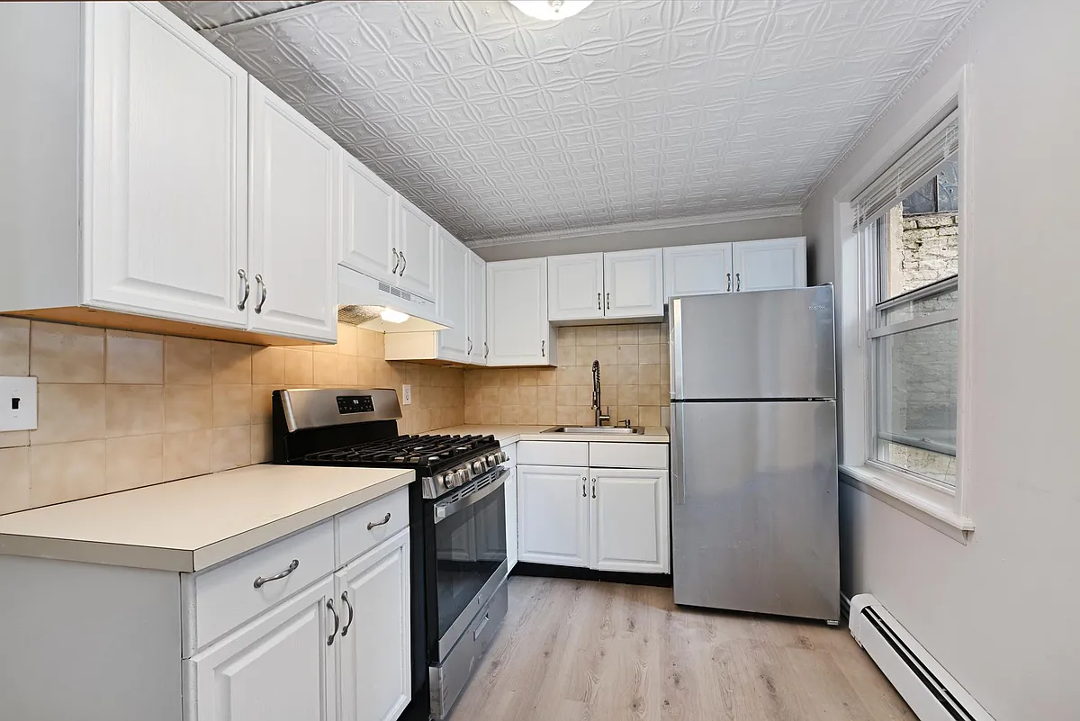 updated kitchen - 729 Garden St #B