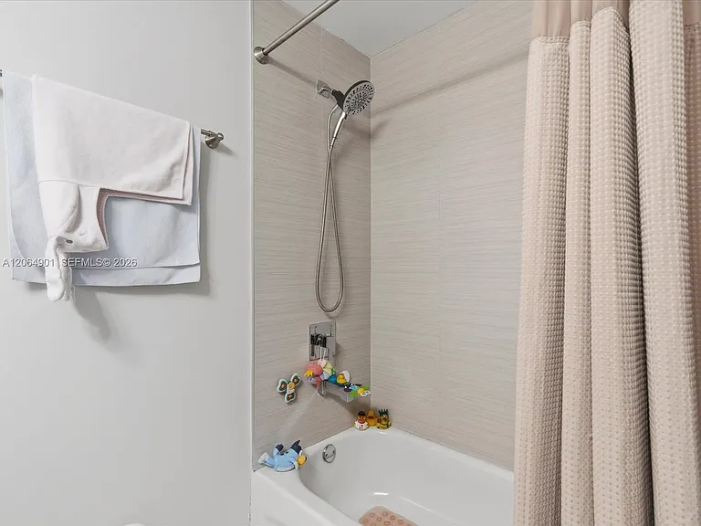 1010 SW 2nd Ave #1009 — Photo 8