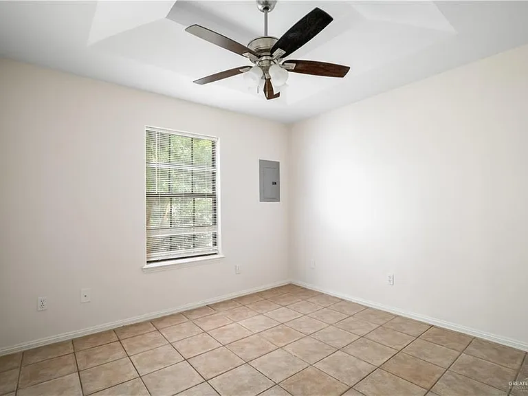 4006 N Inspiration Rd #3 — Photo 10