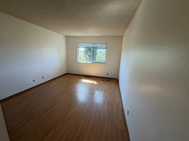 1355 Palos Verdes Dr — Photo 13