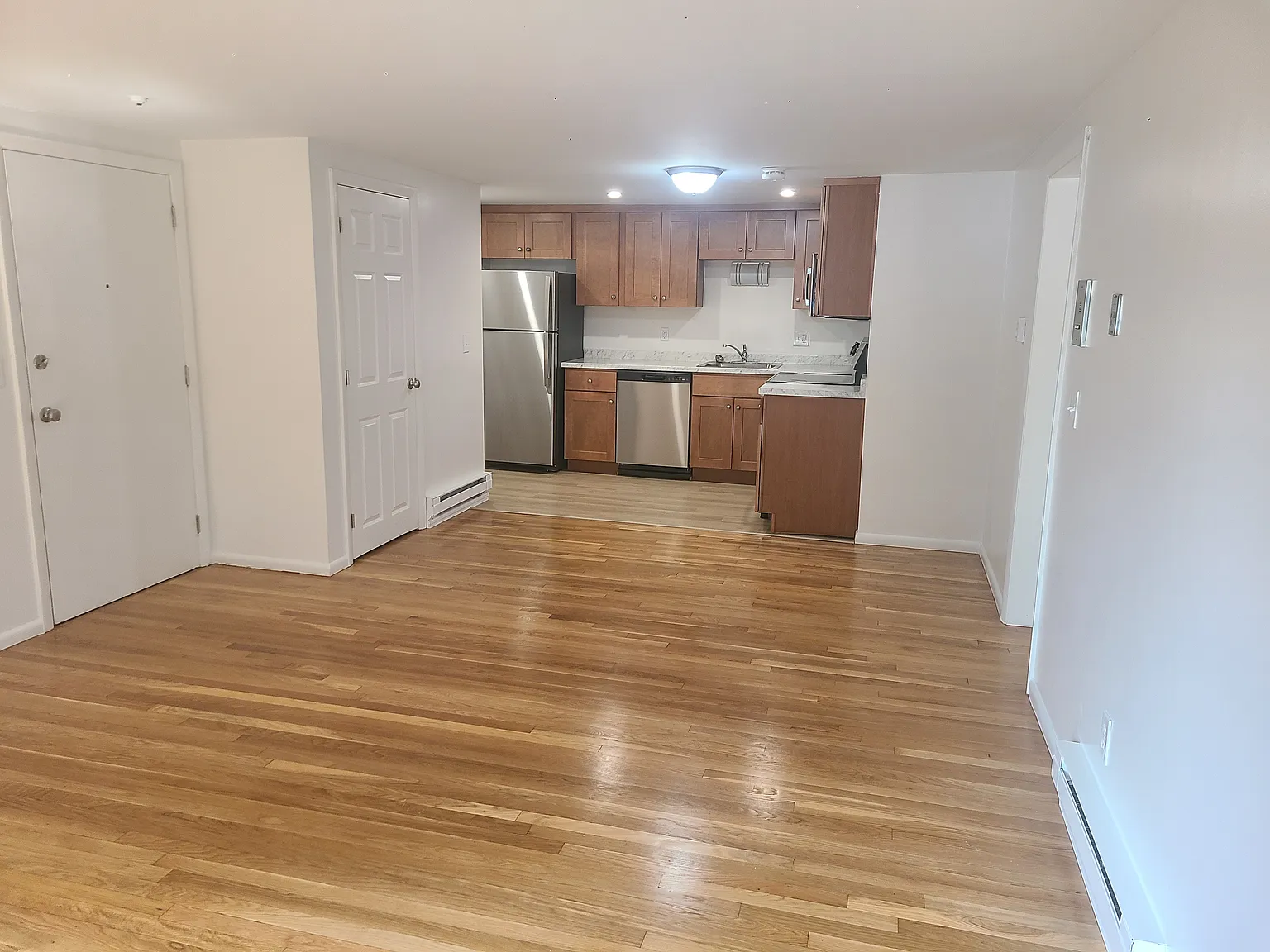 2 bed, 800 sqft, $2,275 — Photo 2