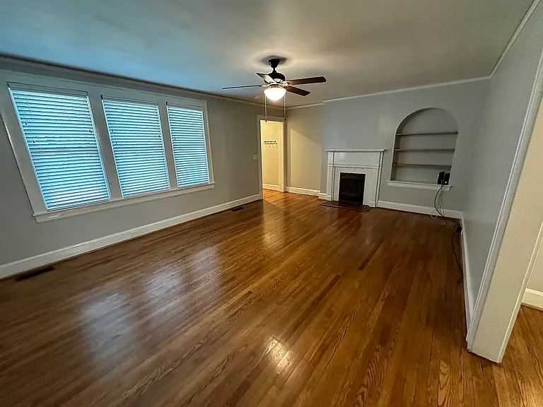 208 Greenwood Ave #B — Photo 3