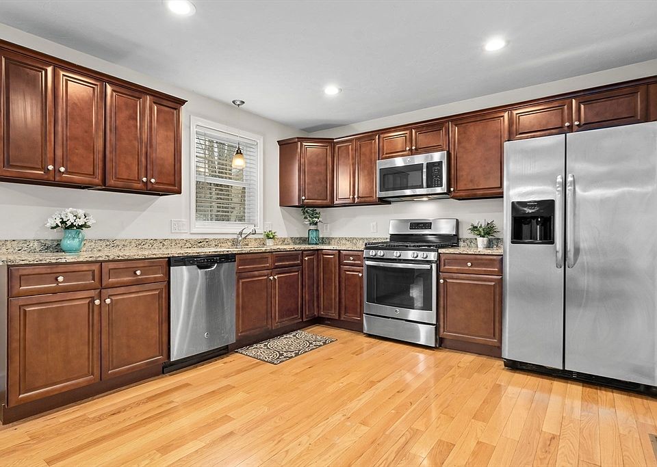 1st image of 526 Water St #526