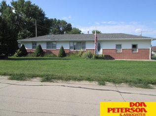 207 E Douglas St, Coleridge, NE 68727