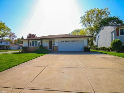 7796 Nassau Dr, Parma, OH, 44130