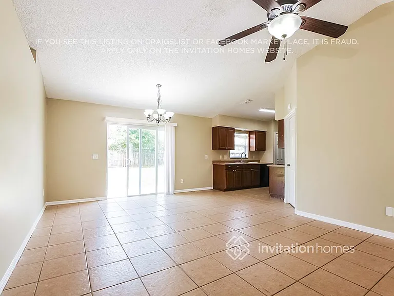 2830 Chalmer St — Photo 4