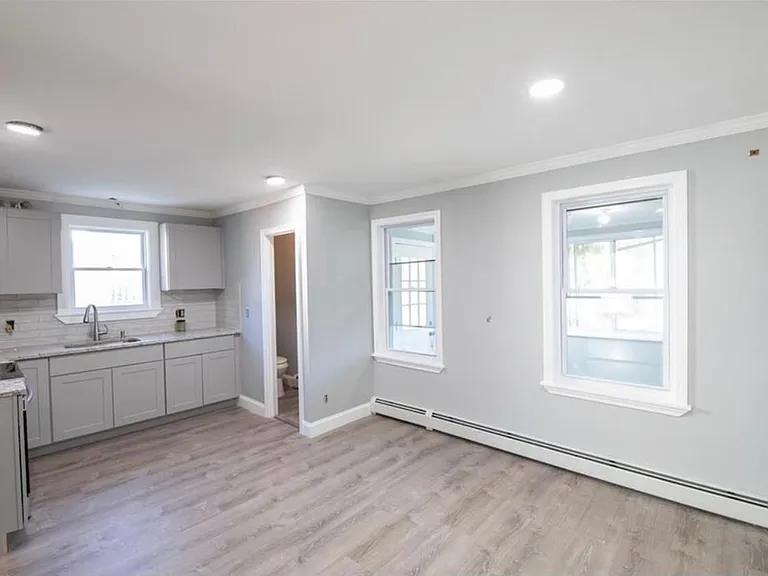 11 Highland Ave — Photo 7