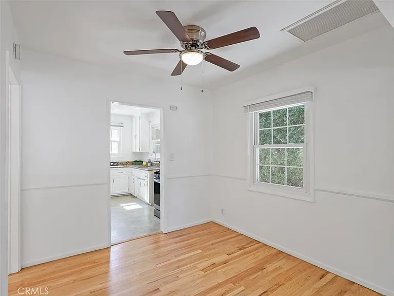 15460 Sylvan St — Photo 14