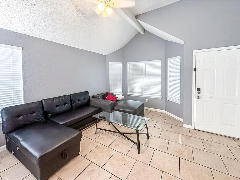 18579 N Lyford Dr — Photo 6
