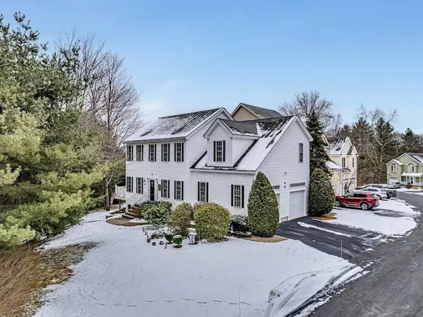 6 Queen Of Roses Ln #101, Uxbridge, MA 01569