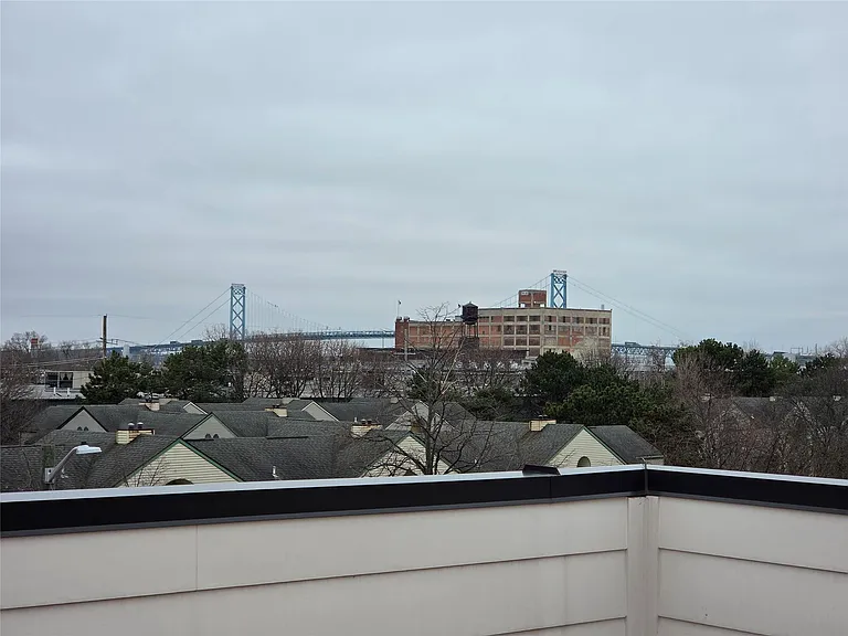 1640 Bagley St #13 — Photo 30