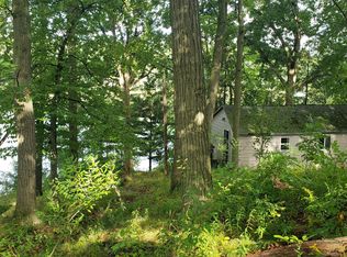 8828 Chain O Lakes Dr, Delton, MI