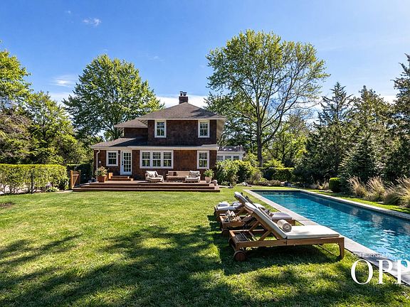 2nd image of 24 S Howells Point Rd