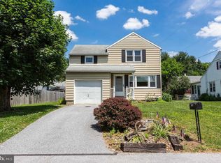 1350 Canterbury Ln, York, PA 17406