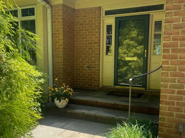 24 Roland Grn #12, Baltimore, MD 21210
