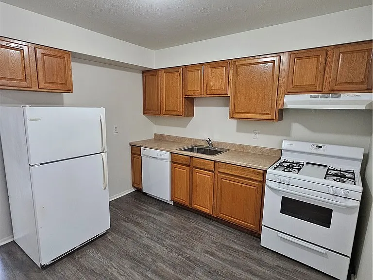 111 Sprague Rd — Photo 4