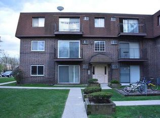 9364 Golf Rd APT 3A, Des Plaines, IL 60016