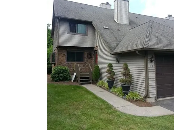 149 Foxboro Dr, Newington, CT 06111