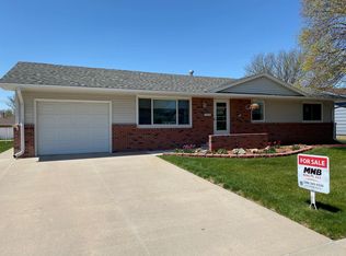 404 N Cherokee Rd, Mccook, NE 69001