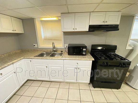 5th image of 137 N Lawn Ave APT 14