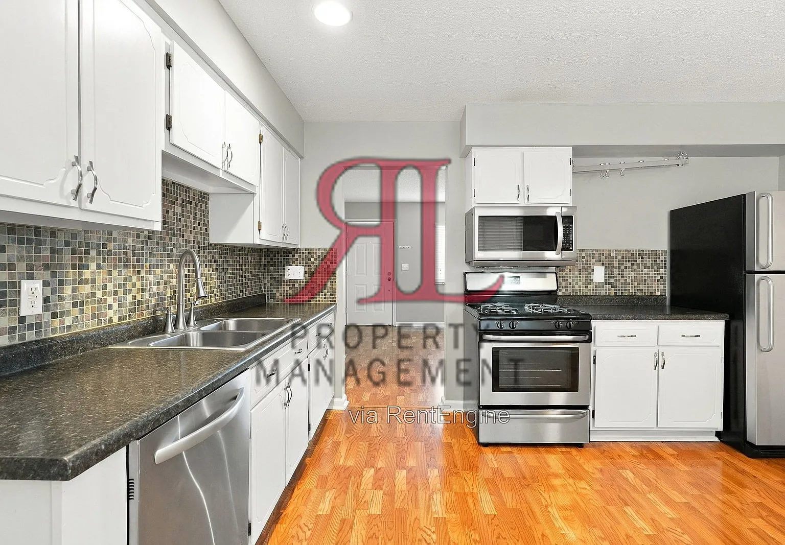 3 bed, 2.0 bath, 1481 sqft, $2,099 — Photo 4