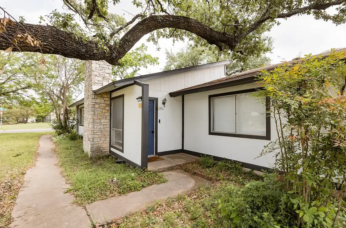 Building Photo - 10407 Burmaster Ln