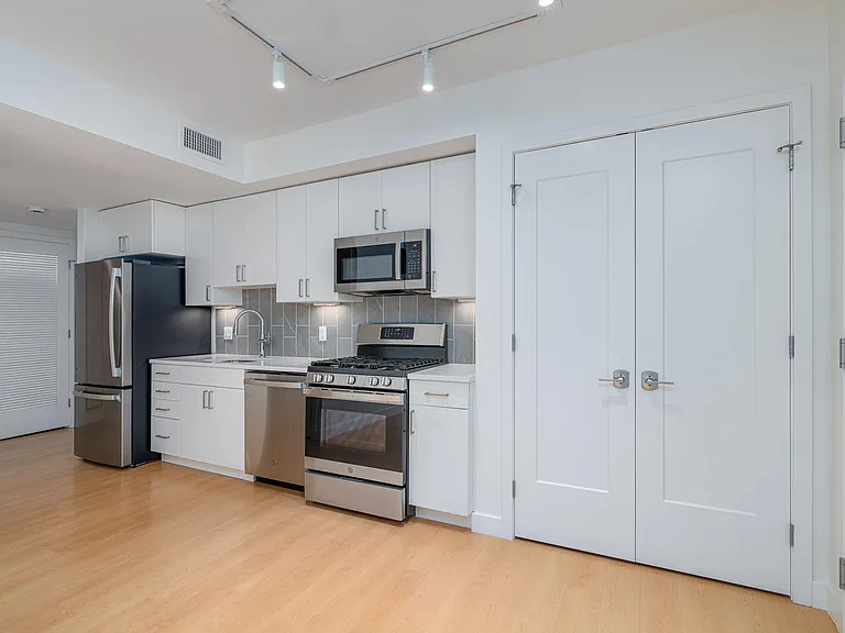 605 Concord at Fresh Pond — Photo 7