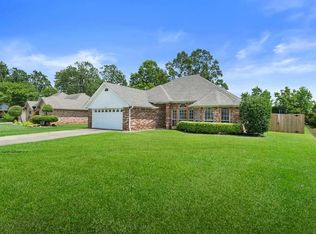 2102 Woodway Dr, Texarkana, AR 71854