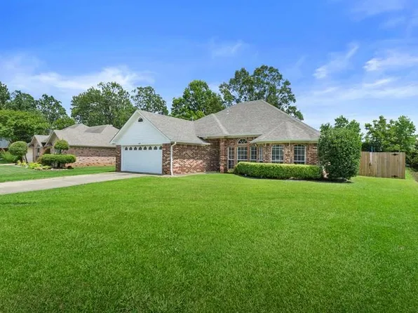 2102 Woodway Dr, Texarkana, AR 71854