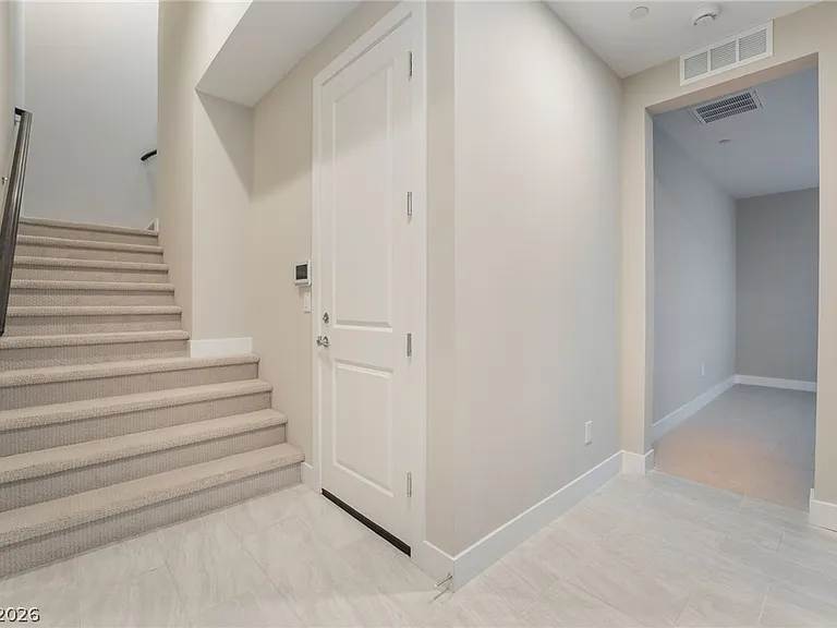 667 Grey Saker St — Photo 15