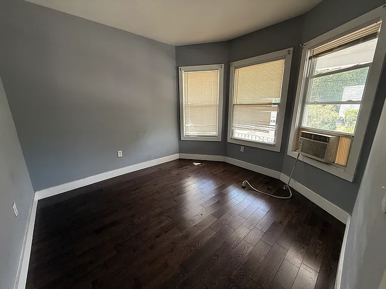 48 Vermont Ave #1 — Photo 3