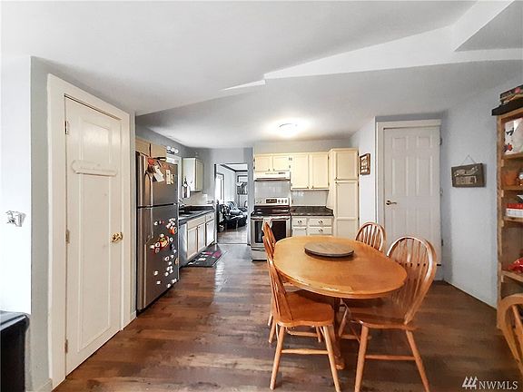 5th image of 522 Dearborn Ave