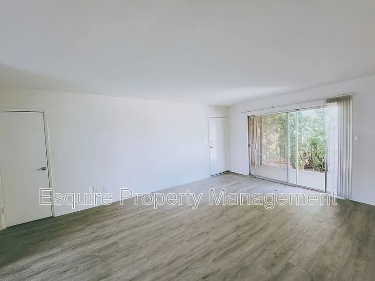 2064 N Ventura Rd #4 — Photo 2