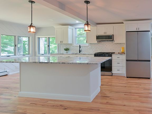 2nd image of 11 Cottonwood Drive