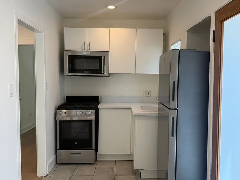 1859 Lakeshore Ave — Photo 6