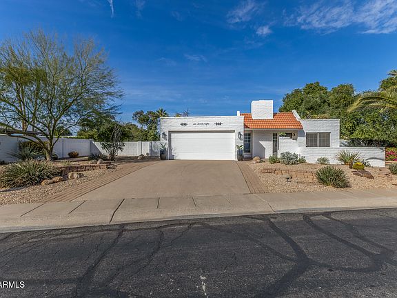 2nd image of 628 E BOCA RATON Road