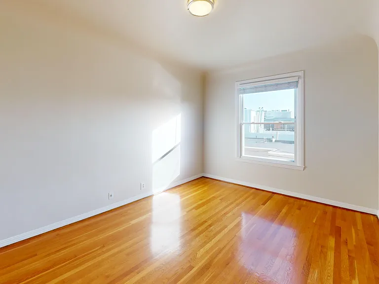 1690 N Point St — Photo 7