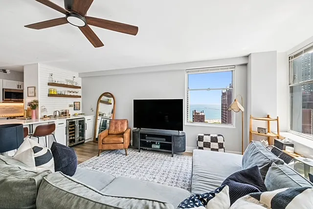 1 bed, 782 sqft, $3,000 — Photo 4