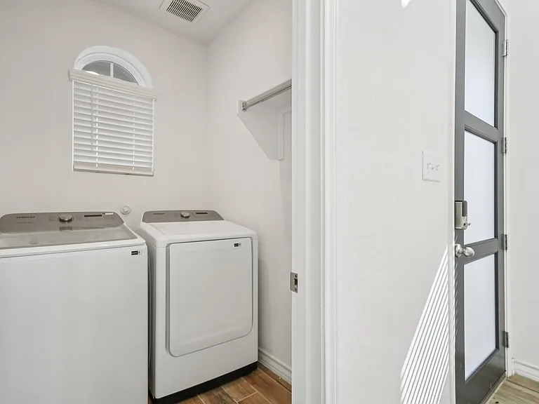 10833 Coppola — Photo 20