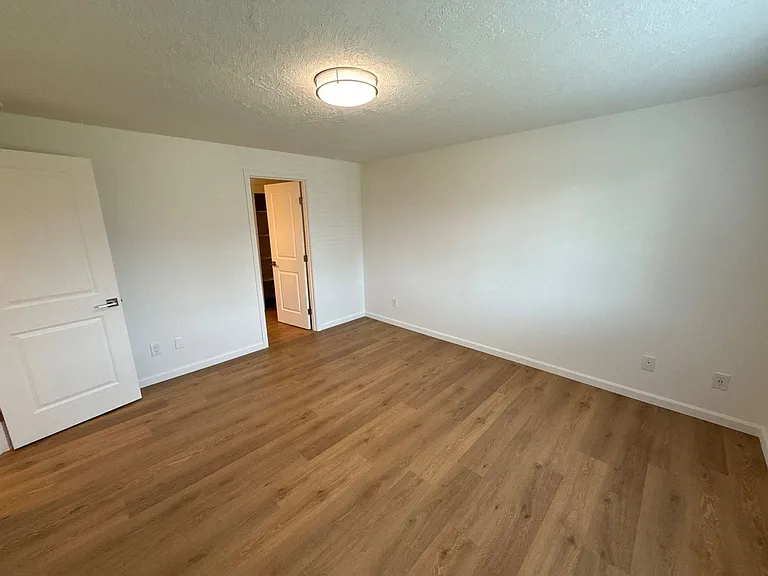 3641 Cherrylawn Ct NE — Photo 20