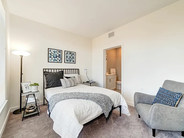 Maple View Flats — Photo 10