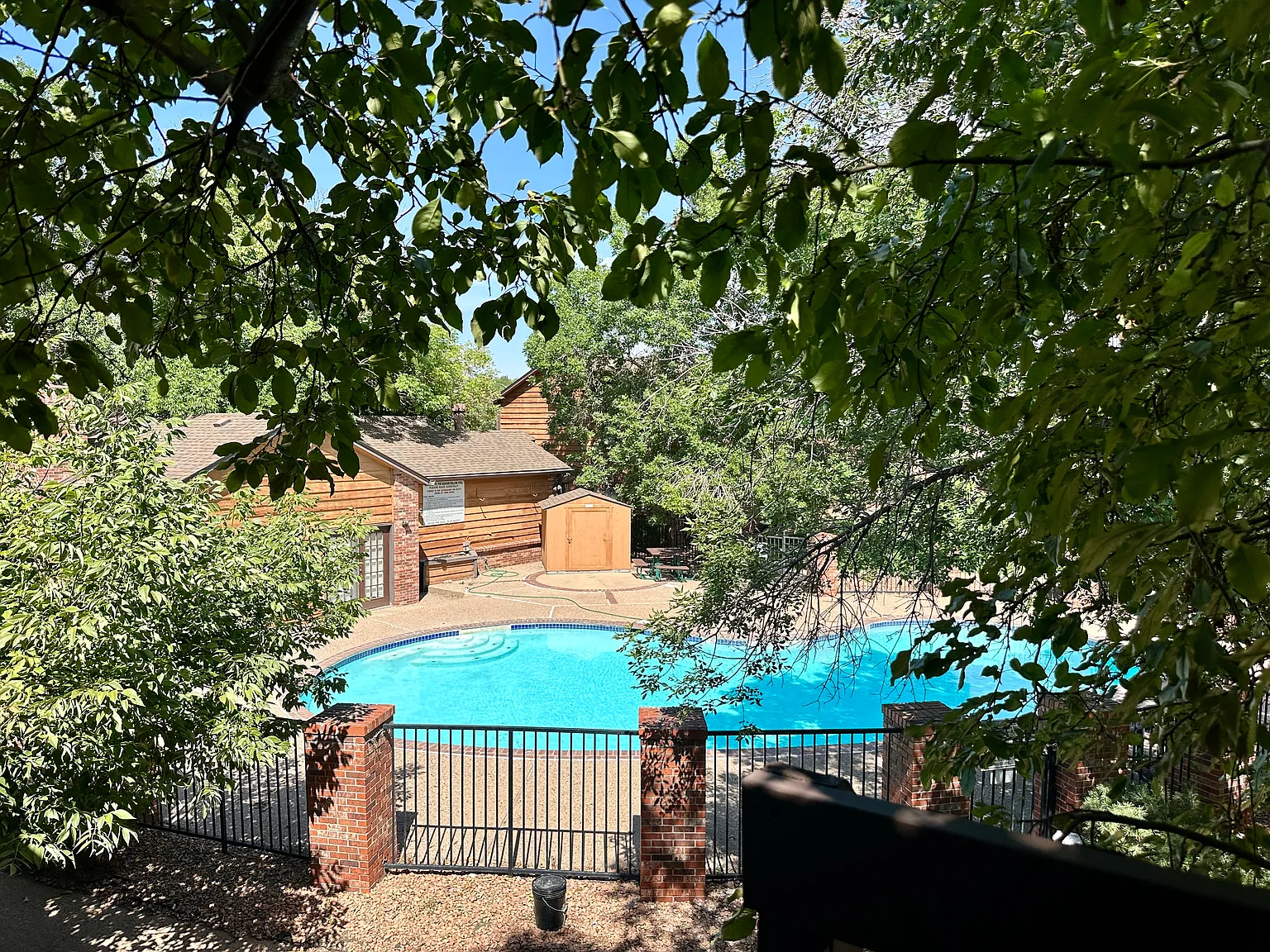 2 bed, 940 sqft, $1,555 — Photo 1