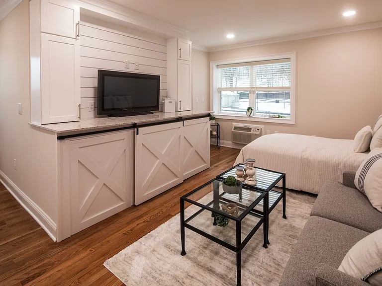 The Parkview at Polifly: In-Unit Washer & Dryer, Heat and Water Included, and Cat & Dog Friendly — Photo 9