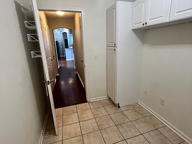 2891 Saint Maarten Ct — Photo 37