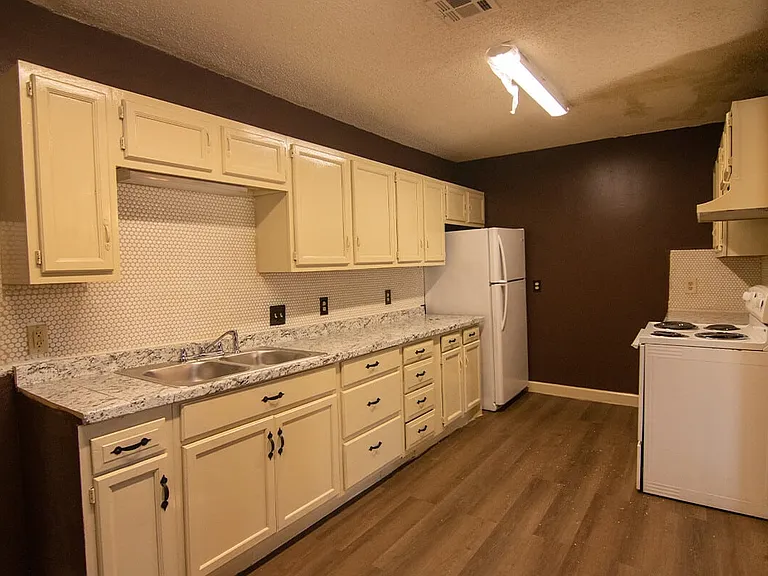 2125-8TH-STREET-KITCHEN_08272024