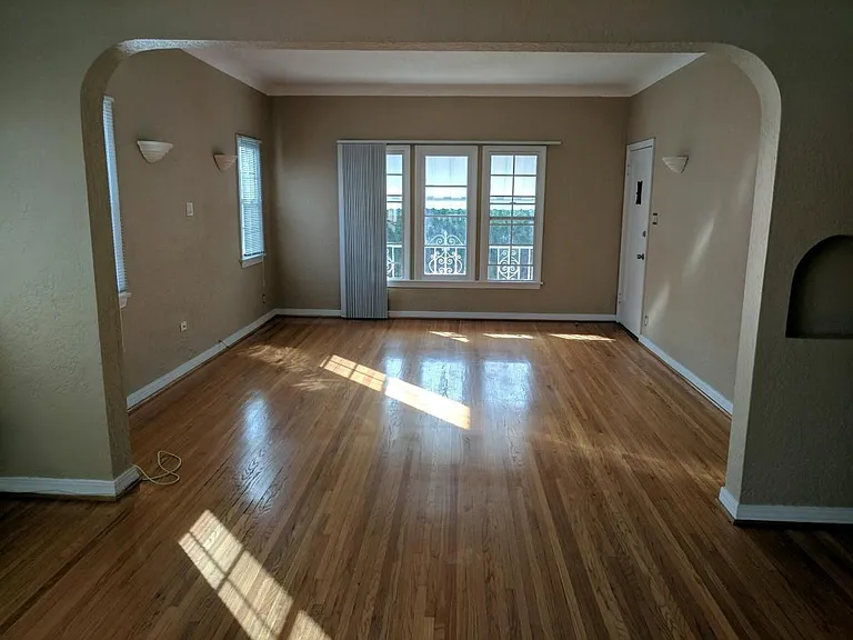 326 N Spaulding Ave #4 — Photo 4
