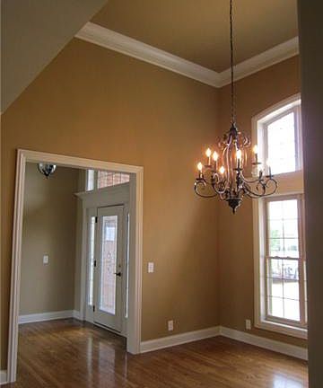 4th image of 1040 Briarwood Dr